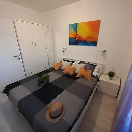 Marinero Brodarica (Sibenik-Knin)