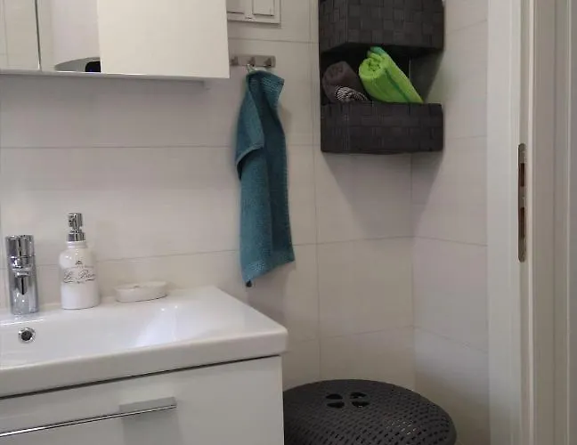 Marinero * Brodarica (Sibenik-Knin)