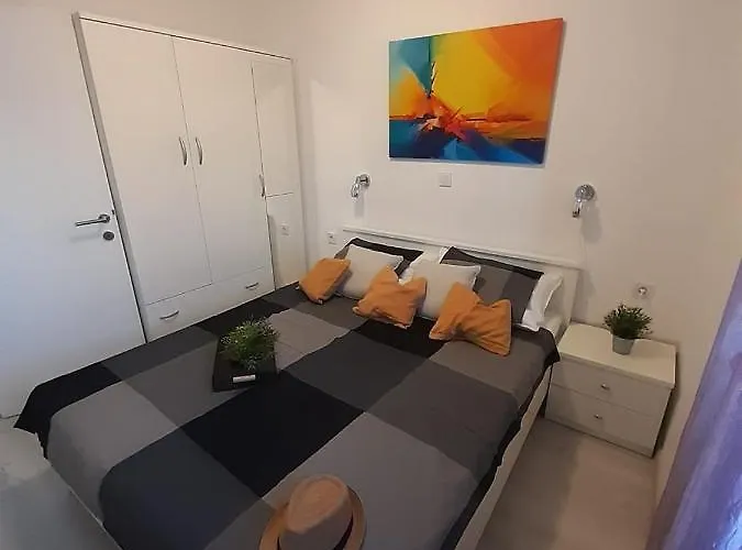 Marinero Brodarica (Sibenik-Knin)