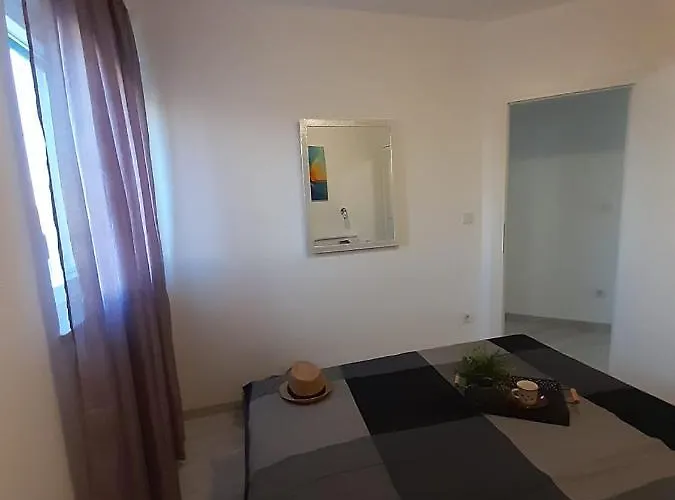 Marinero * Brodarica (Sibenik-Knin)